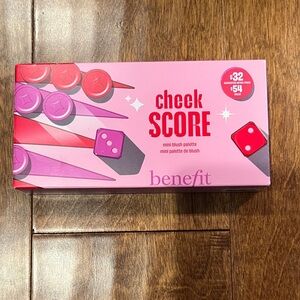 Benefit Cheek Score Blush Palette in Pink and Purple